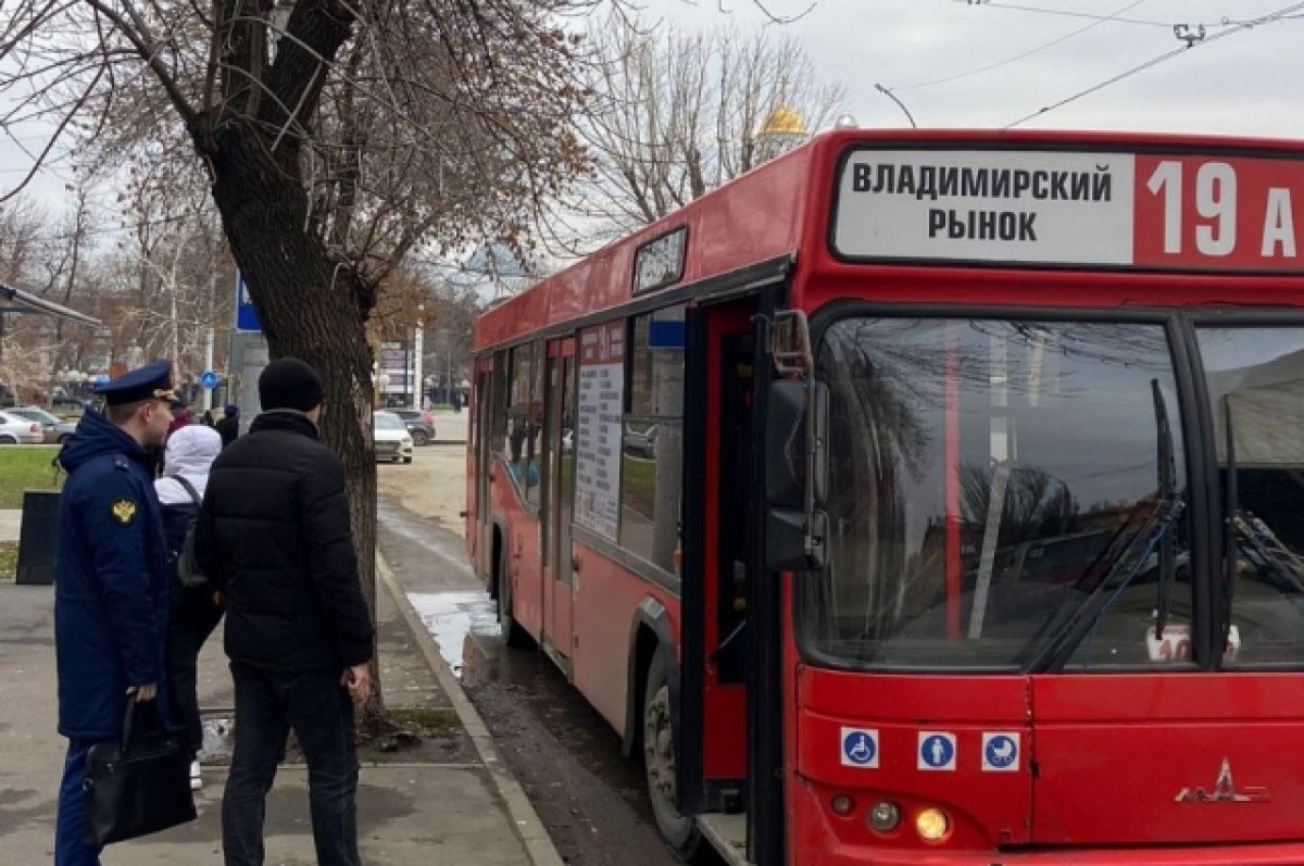 Саратовская прокуратура проверила работу 10-рублевых автобусов | АиФ Саратов