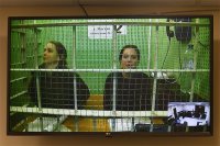 Врачи Елена Белая и Элина Сушкевич, обвиняемые в смерти младенца в роддоме Калининграда, по видеосвязи участвуют в рассмотрении жалоб на продление срока ареста в Первом апелляционном суде Москвы.