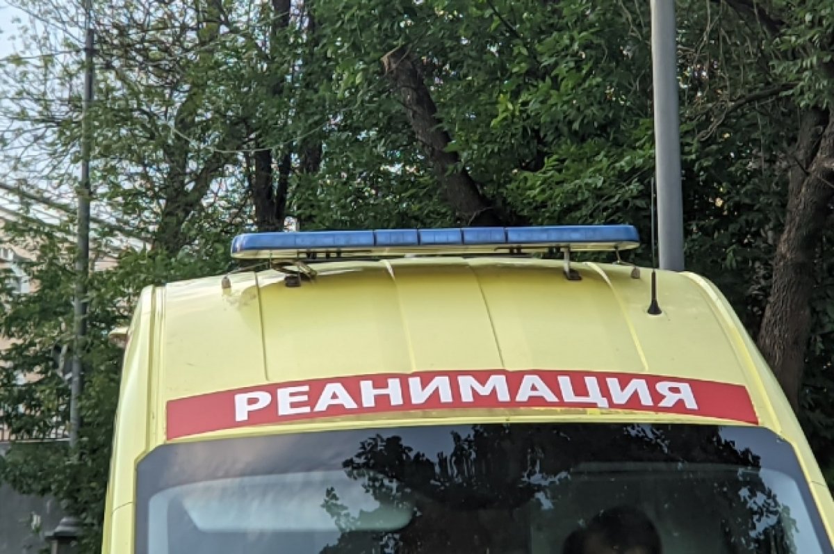 Житель Петербурга погиб под колесами своего автомобиля в ДТП на КАД