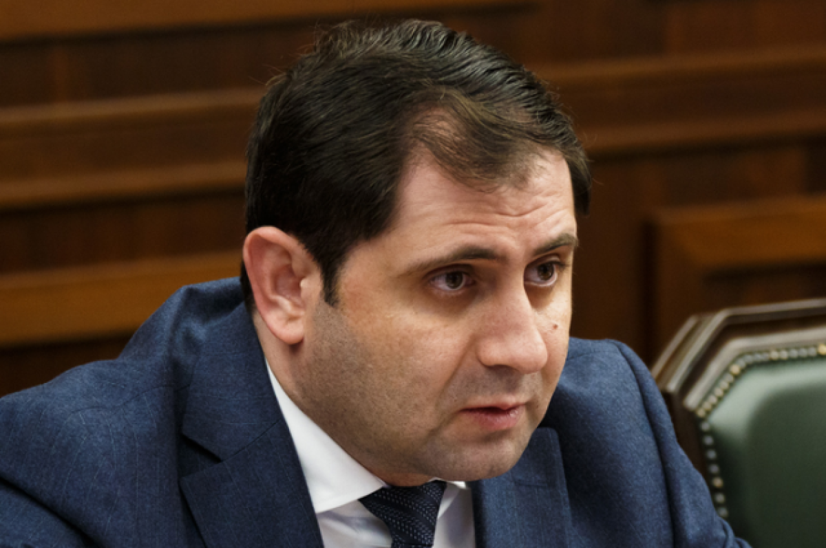 Министр обороны Армении не примет участие в мероприятиях ОДКБ в Минске