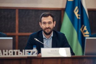 Антон Машуков с 2020 по 2023 год был директором департамента инвестиционной политики и государственной поддержки предпринимательства Тюменской области.