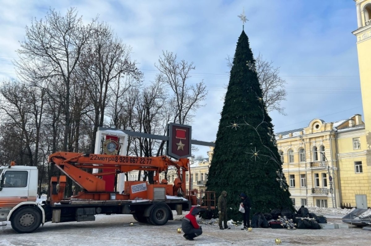 Смоленск активно готовится праздновать Новый год | АиФ Смоленск