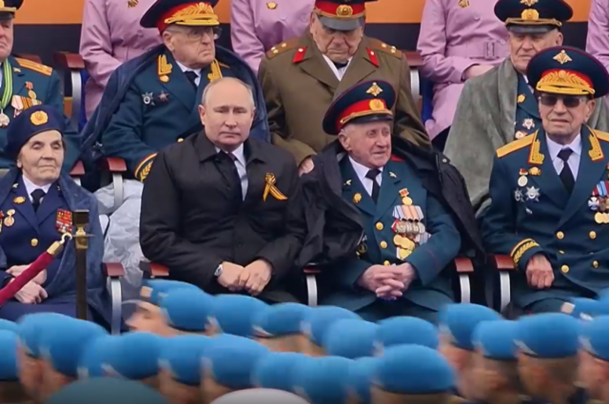 В Москве в ДТП попал ветеран, которому Путин на параде поправлял куртку