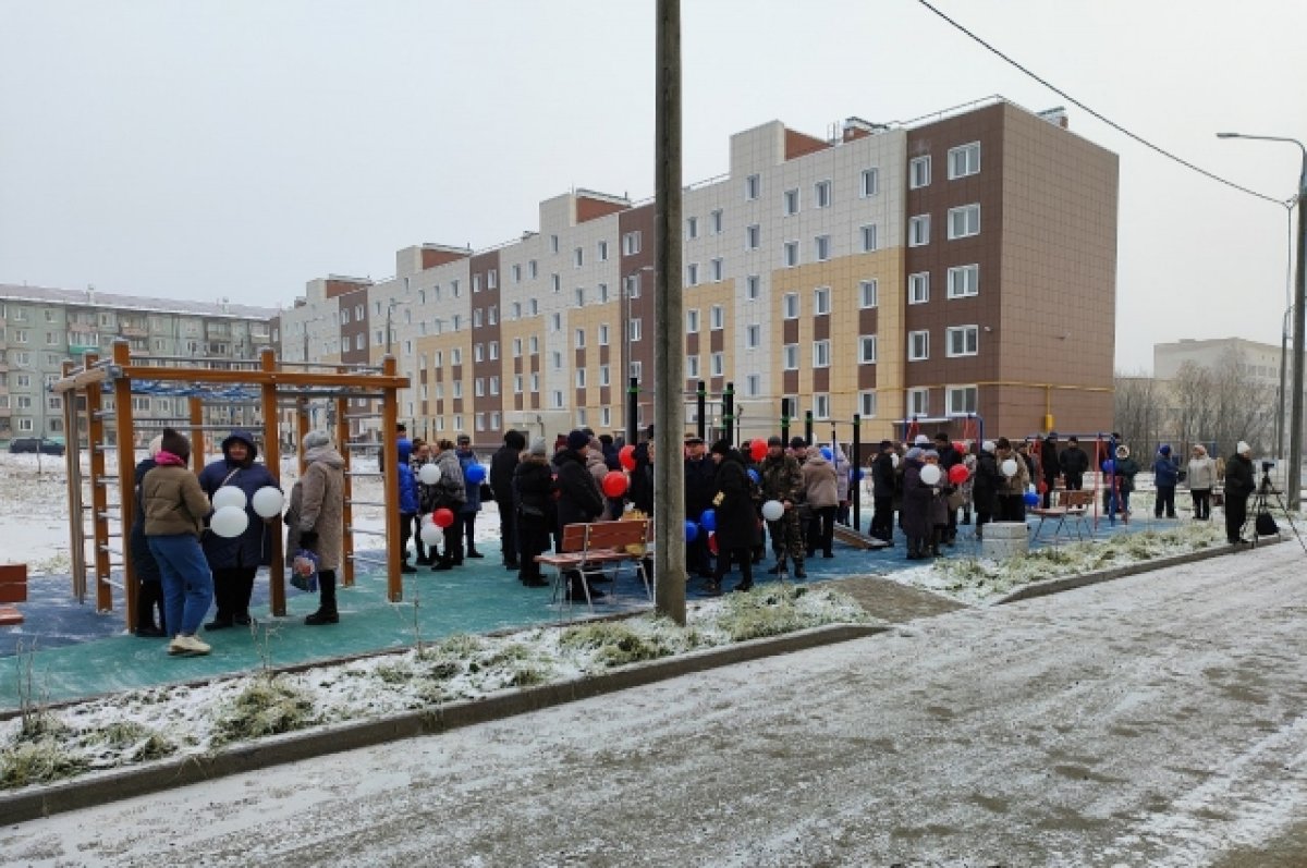 Из ветхого жилья в новостройки. Семьи в Поморье получают ключи от квартир |  АиФ Архангельск