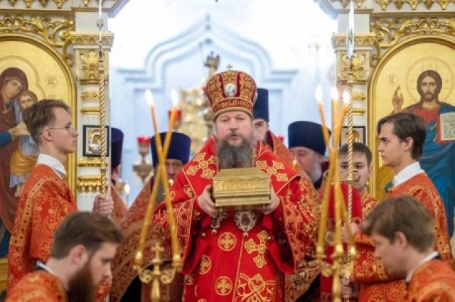 Новый владыка Омской епархии планирует строить храмы и привлекать в них молодёжь.
