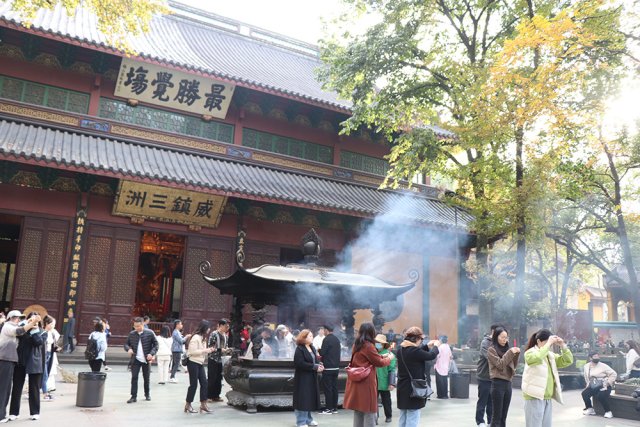 Храм Линъинь в китайском Ханчжоу