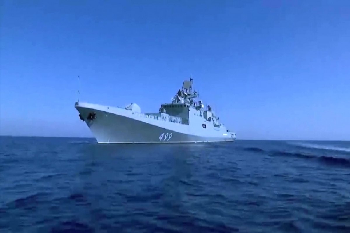 Путин присвоил фрегату «Адмирал Макаров» почетное наименование гвардейского