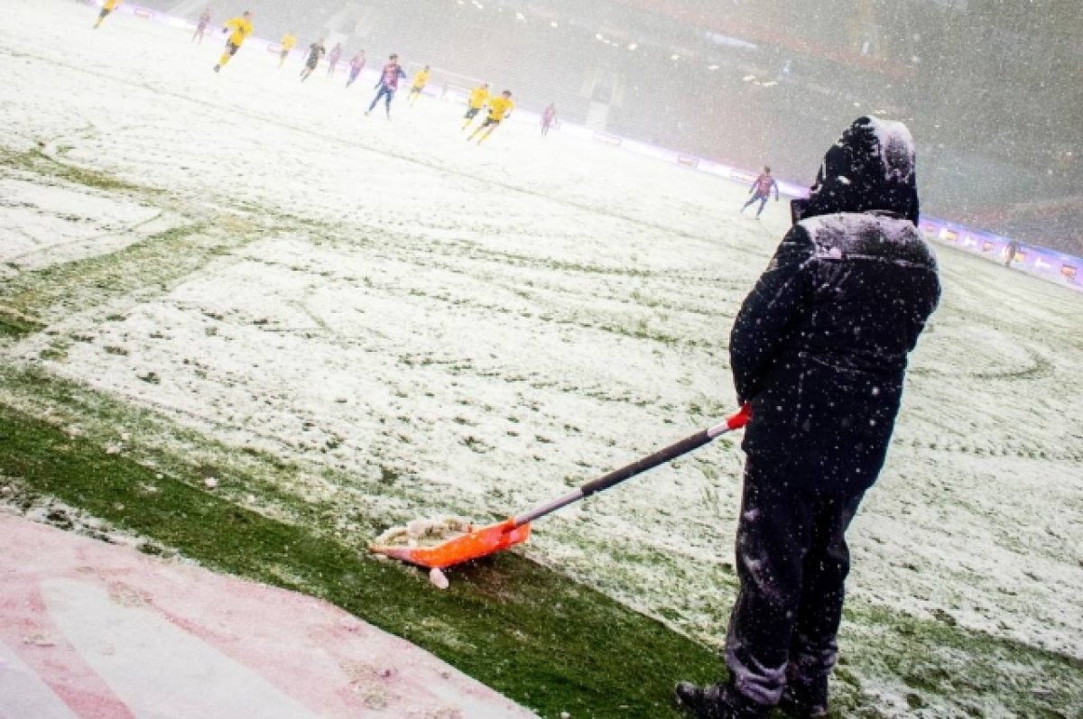 Карпин назвал убийством футбола игру «Ростова» с ЦСКА в сильный снегопад