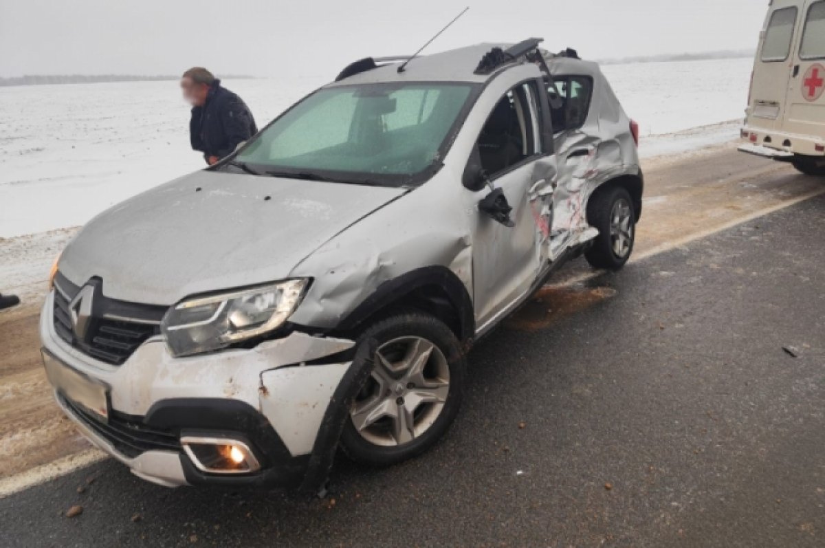 В Рязанской области произошло ДТП с участием машины Renault и грузовиком |  АиФ Рязань