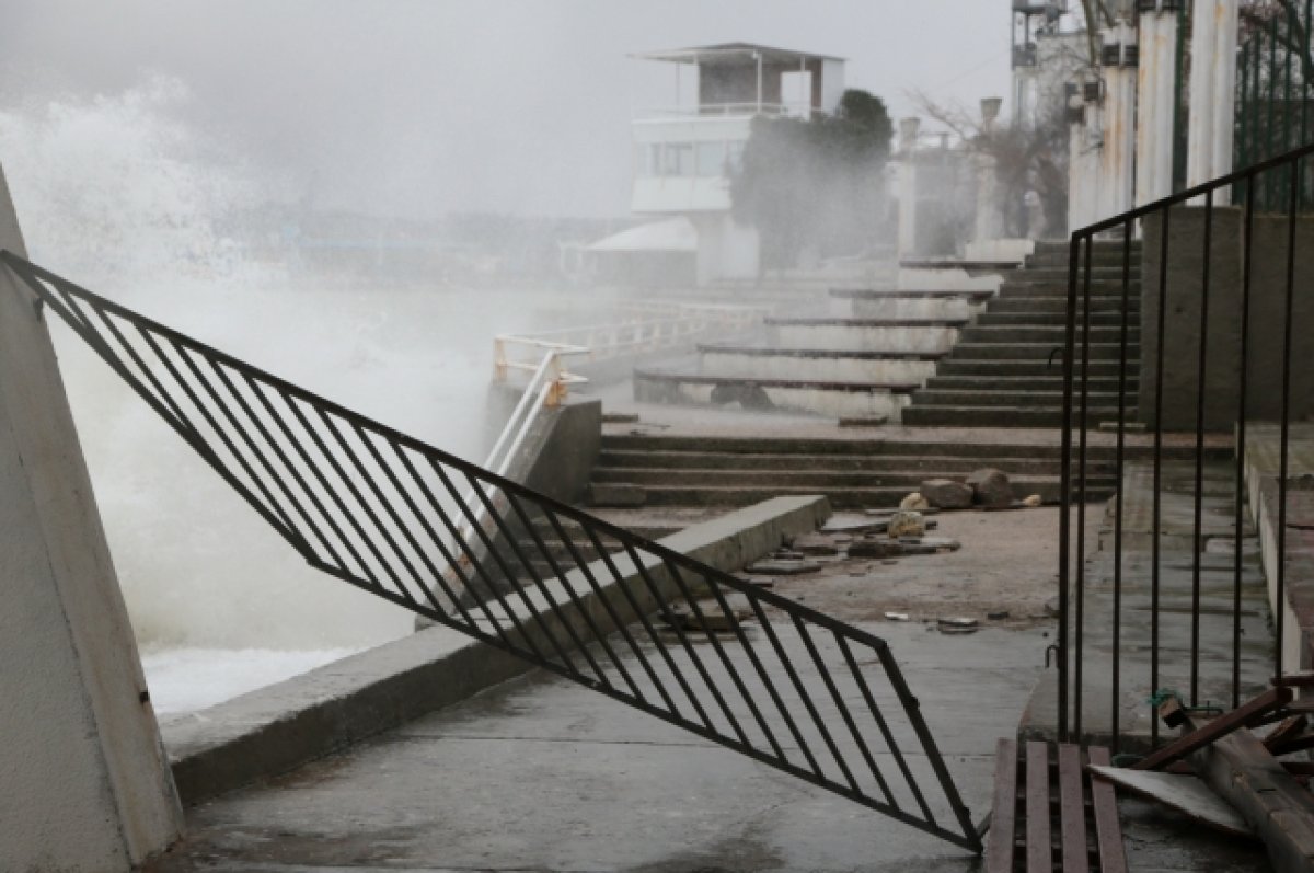 Развожаев: ущерб от шторма в Севастополе составил около 6,5 млрд рублей