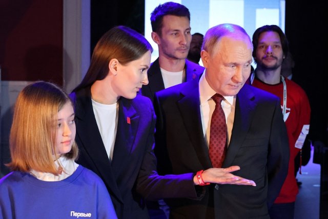 Владимир Путин посещает Международную выставку-форум "Россия" на ВДНХ.