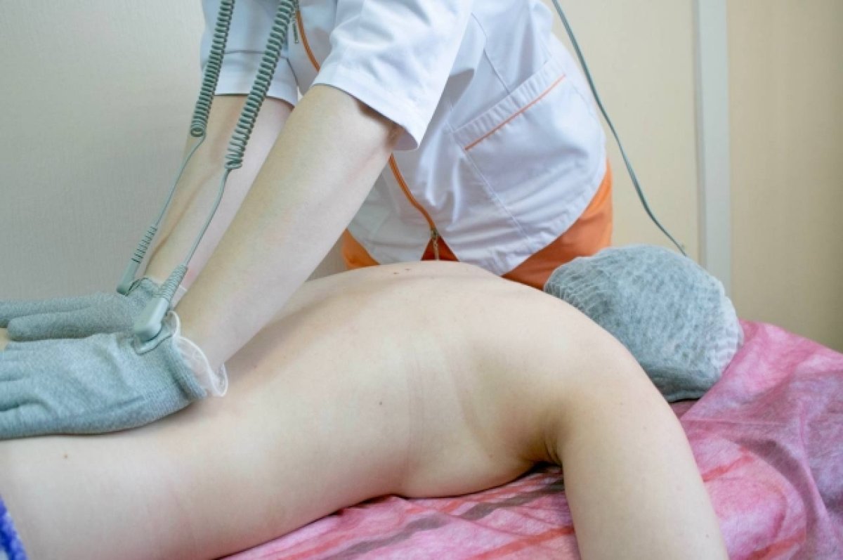 В Волгограде трехмесячная девочка во время массажа в поликлинике пробила голову