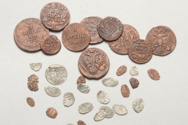 Коллекция монет XVII–XIX веков из раскопа на улице Псковской в Печорах