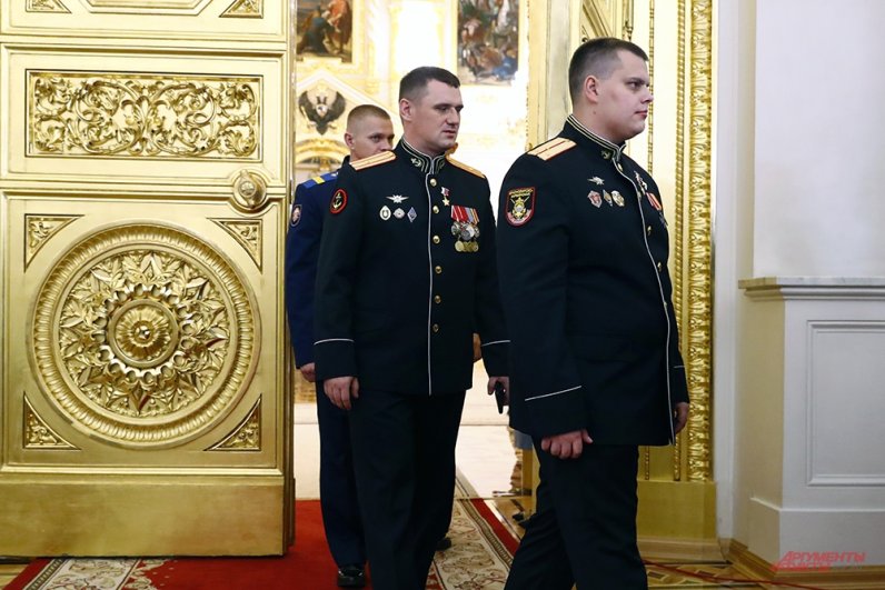 Майор Ярослав Якубов, старший лейтенант Эдуард Казымов (слева направо).
