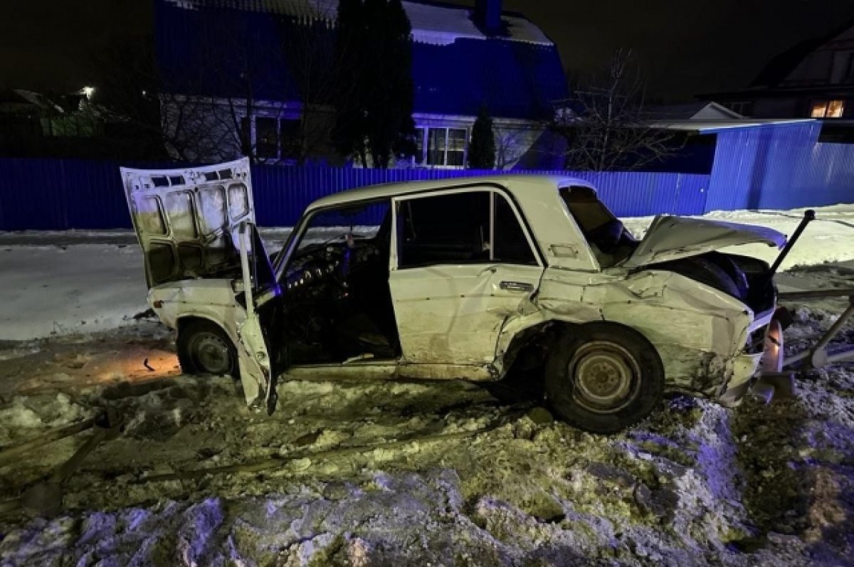 Под Воронежем 17-летний водитель ВАЗ врезался в Audi: 4 человека пострадали  | АиФ Воронеж