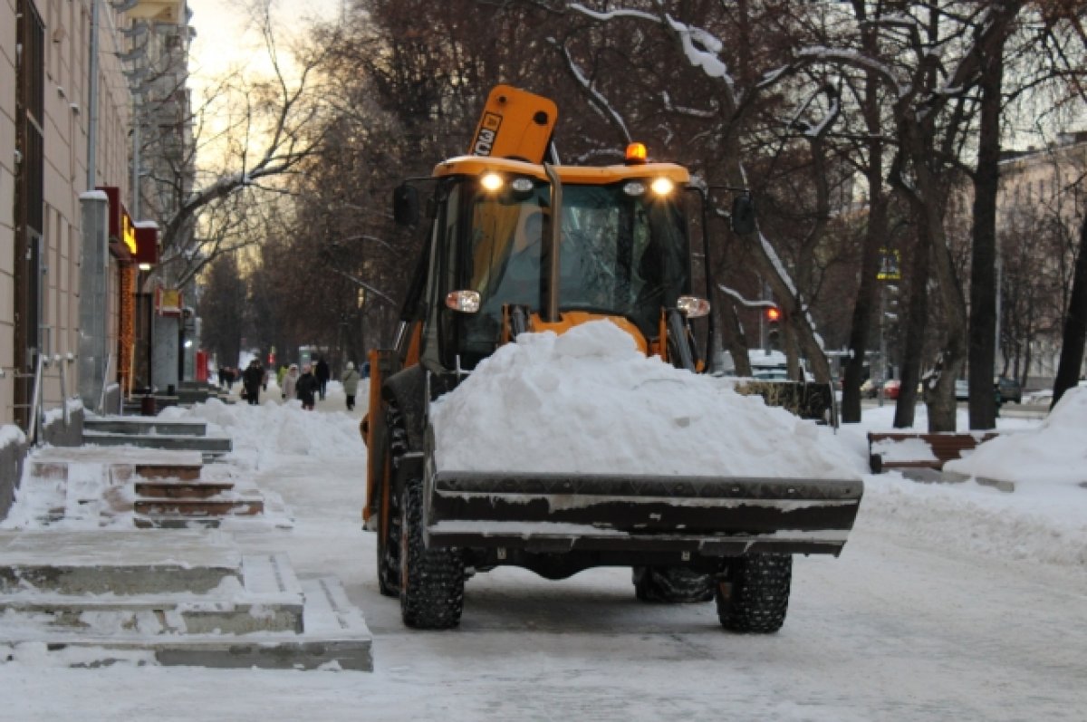 12 тысяч тонн снега вывезли из Екатеринбурга за выходные | АиФ Урал