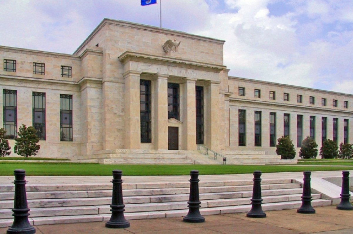 ФРС США в третий раз оставила ключевую ставку неизменной