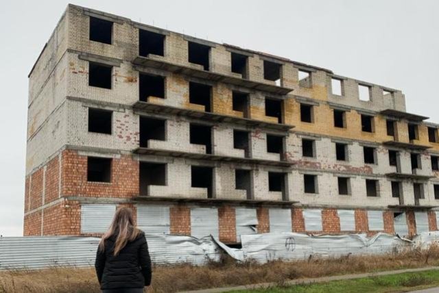 В Зеленокумске стоят долгострои, в которых планировалось выделить квартиры льготникам.