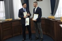 Жителей иркутска наградили за гражданский поступок.