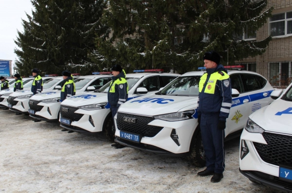 Ульяновским госавтоинспекторам вручили 18 новых автомобилей | АиФ Ульяновск