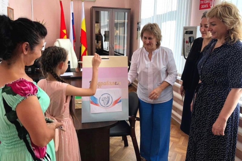 В сельской администрации помогают семьям собрать детей в школу.