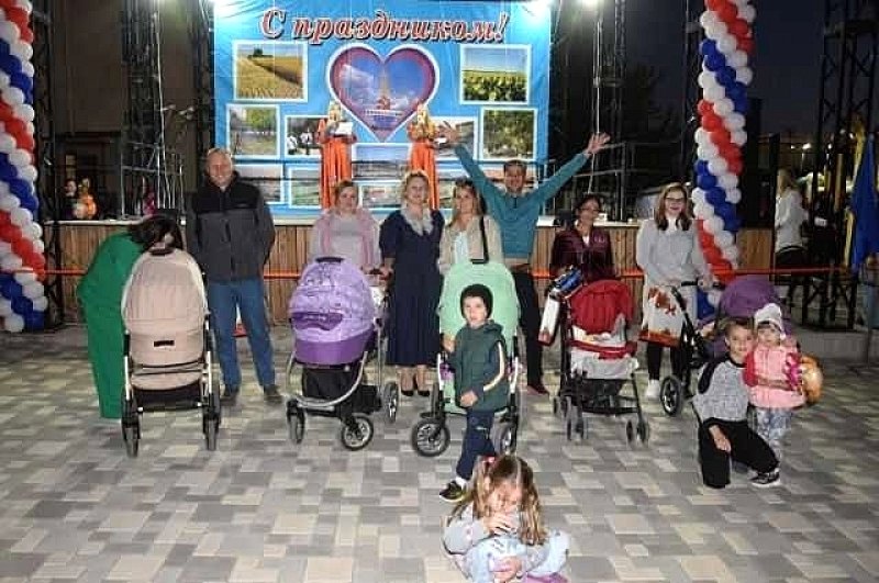 В Развильном много молодых семей с детьми, которые остаются жить и работать на селе.