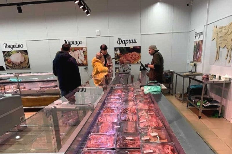 Такое изобилие свежайших мясных продуктов и полуфабрикатов вряд ли ещё где-то найдёшь.