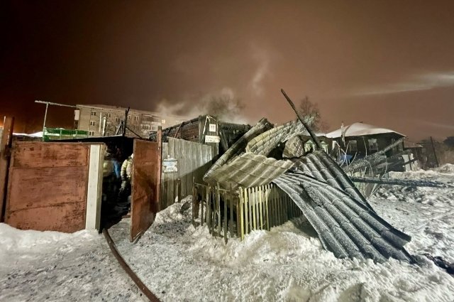 В ночь на 17 декабря на пожаре в Ижевске погибли мужчина и двое детей.