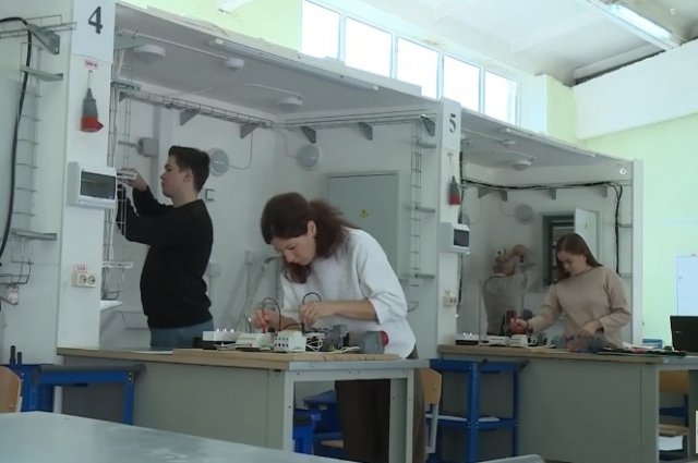 44 педагогических работника повысили свою квалификацию на базе ведущих предприятий электротехнической отрасли Мордовии.