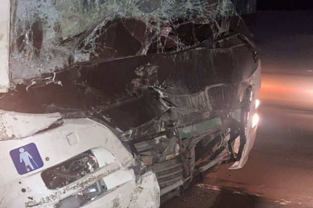 В автобусе находились 16 пассажиров.