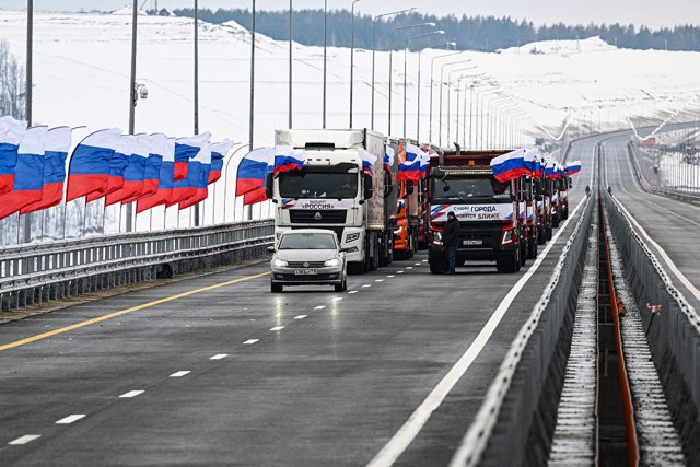 Владимир Путин открыл движение по трассе М-12 «Восток» до Казани
