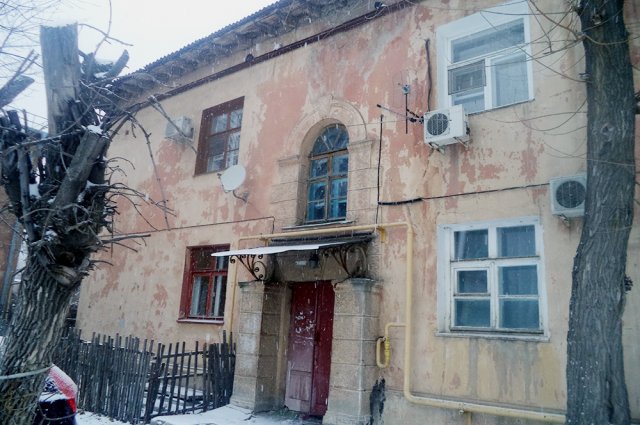 Дом на Тряскина ещё вполне крепкий, в квартирах – хороший ремонт.