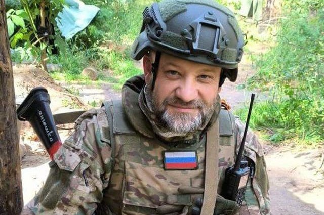 За плечами у боевого командира – опыт чеченской кампании 1995– 1996 годов, где он воевал в спецназе.