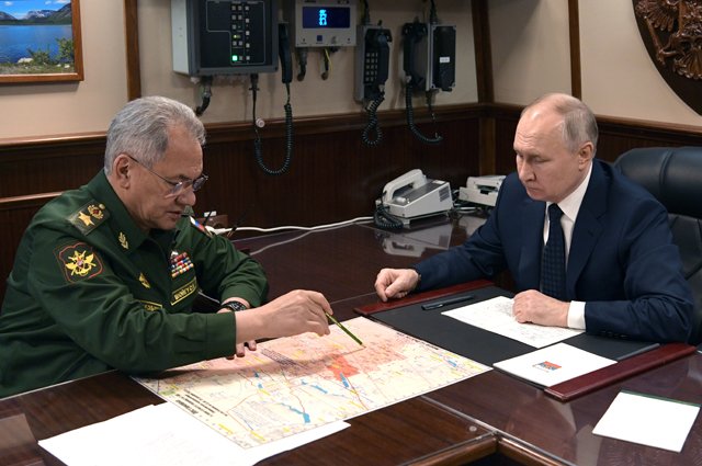 Министр обороны Сергей Шойгу докладывает президенту Владимиру Путину о ходе СВО