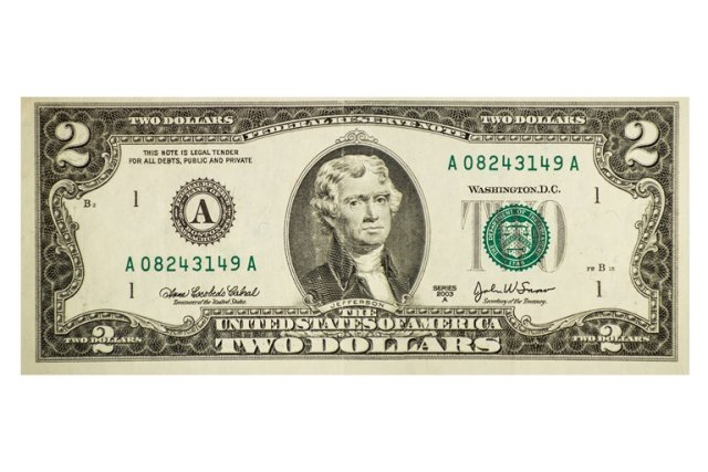 Банкноту в два доллара теперь в США не принимают к оплате — причем не объясняя причин, а ведь раньше она считалась чуть ли не знаковой.