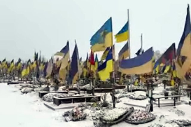Военное кладбище в Харькове.