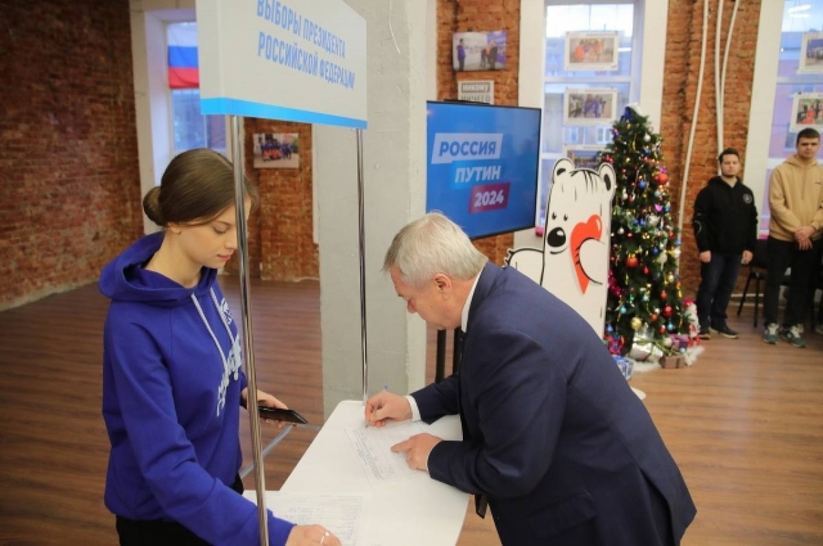 Губернатор Ростовской области отдал голос за Путина