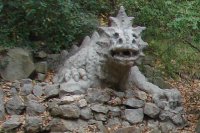Драконов можно встретить во многих крымских парках.