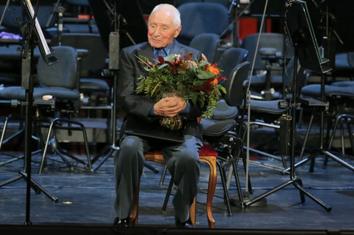 Путин поздравил хореографа Григоровича с 97-летием