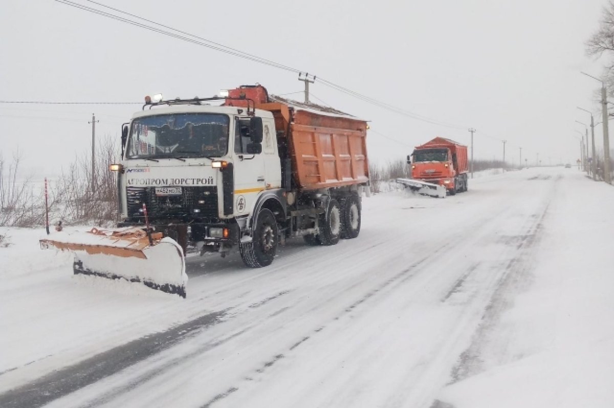 Около 40 единиц техники работали на уборке улиц Брянска 2 января