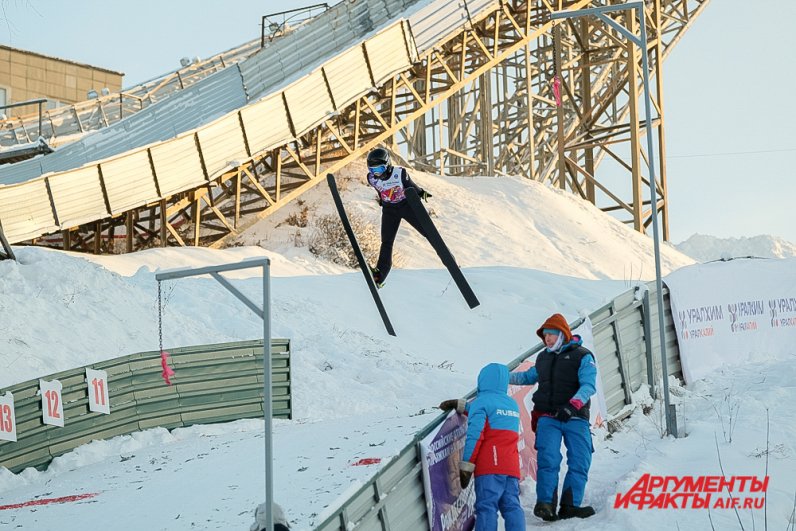 Соревнования по прыжкам на лыжах с трамплина «Рождественское турне-2024».