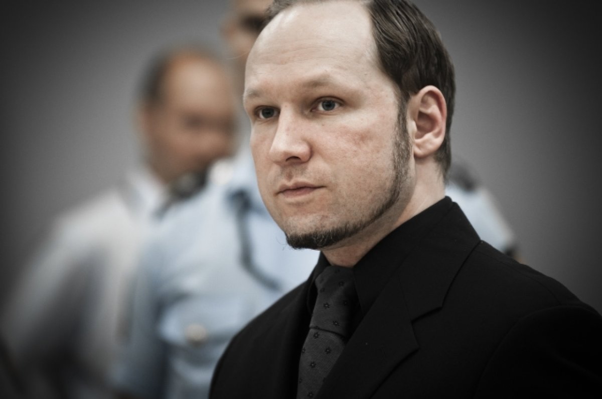 Террорист Брейвик подал в суд на Норвегию из-за изоляции в тюрьме