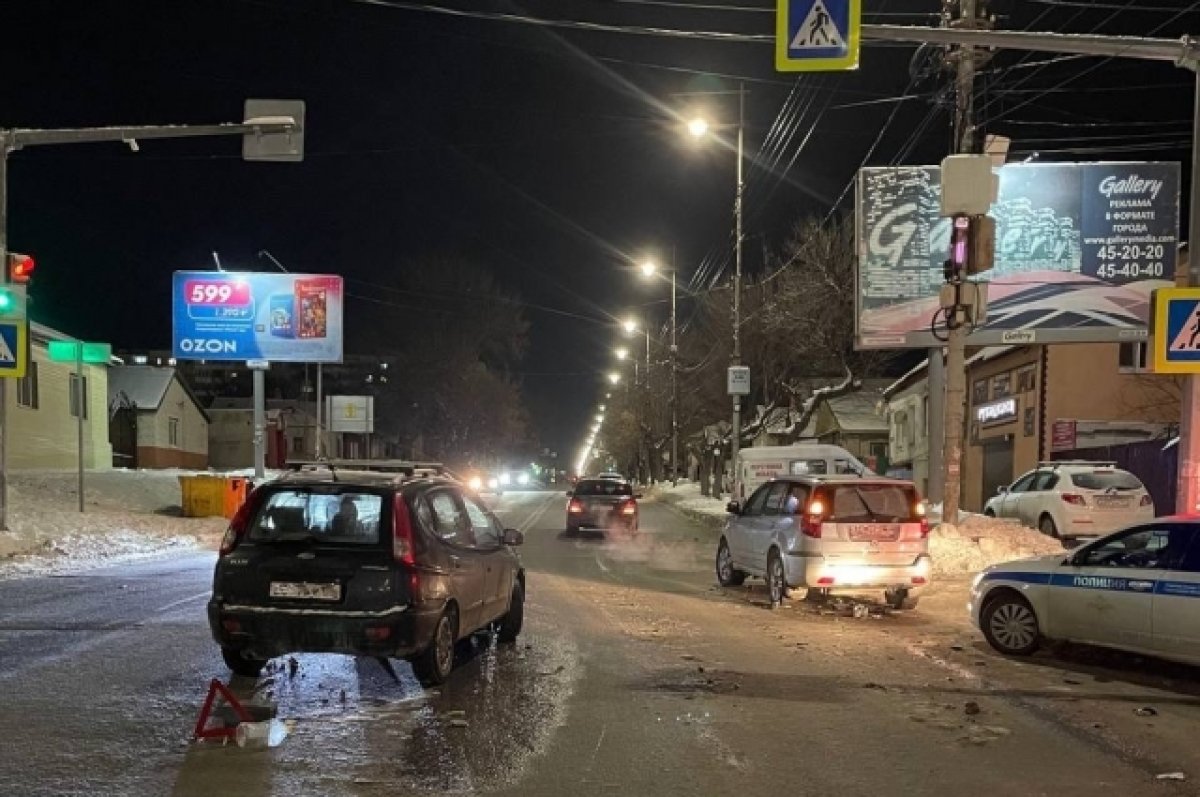 На Соколовой в ДТП двух иномарок покалечились двое мужчин | АиФ Саратов