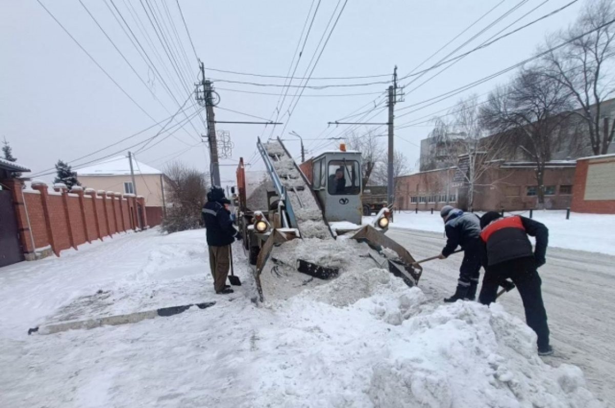 В Энгельсе проводят уборку территорий в усиленном режиме | АиФ Саратов