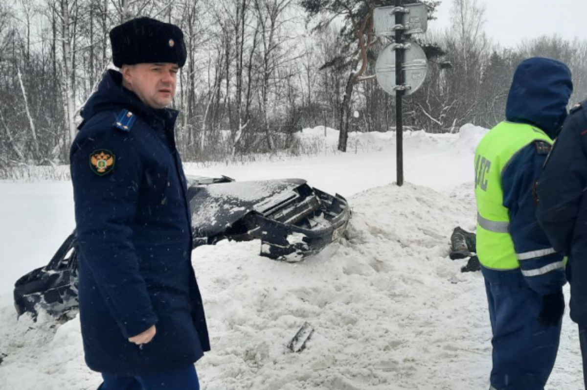 В ДТП на трассе под Ярославлем погибли водитель и пассажир легковушки | АиФ  Ярославль