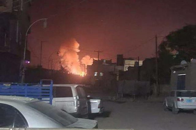 Пожар в Йемене, после авиаудара, нанесенного США и Великобританией.