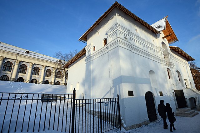 Старый Английский двор.