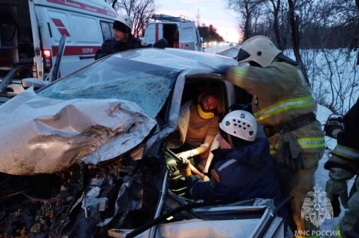 В Азове пострадавшим в ДТП с автобусом понадобилась помощь МЧС | АиФ  Ростов-на-Дону