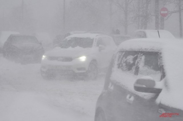 Глава Ижевска Дмитрий Чистяков попросил жителей Ижевска сократить поездки по городу на личном автотранспорте.