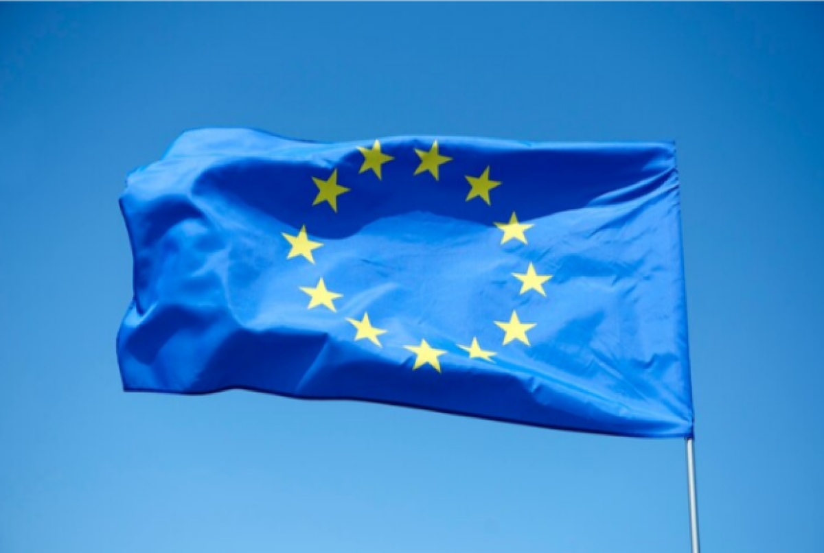 Bloomberg: ЕС начал обсуждение новых санкций против РФ